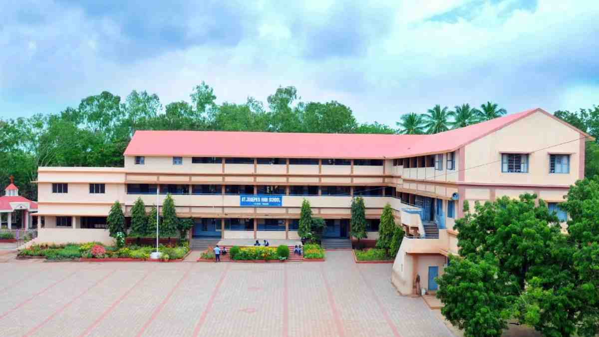 Alumni gathering at T.B. Dam School as part of one of India’s most successful alumni programs