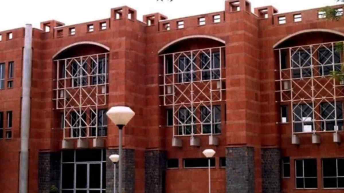 Exterior of Jamia Hamdard University, which implemented an alumni engagement software in 2017