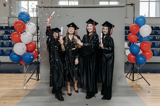 Make Your Alumni Meet Unforgettable :5 Hacks