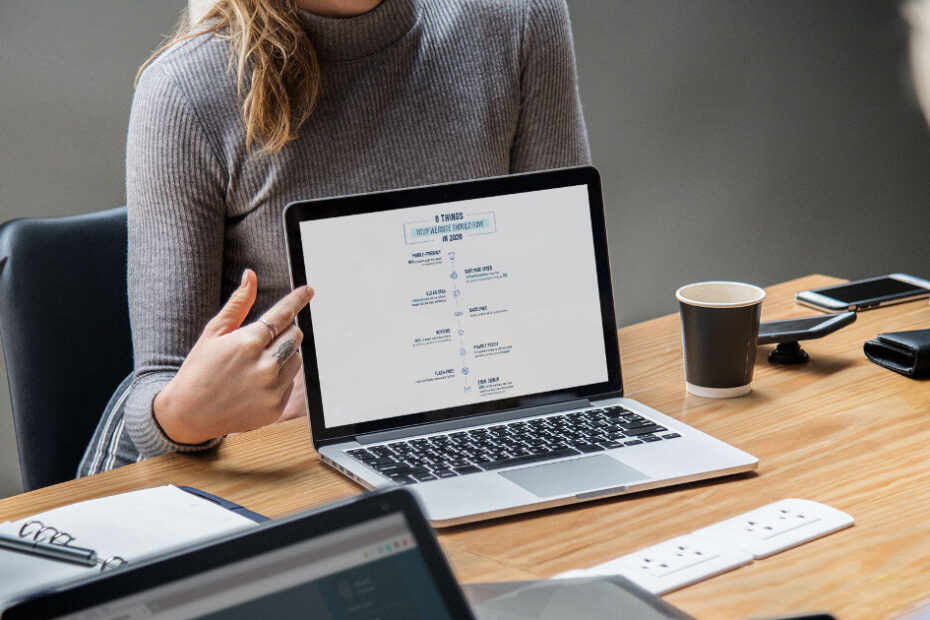 5 Things A Powerful Alumni Website Does For You