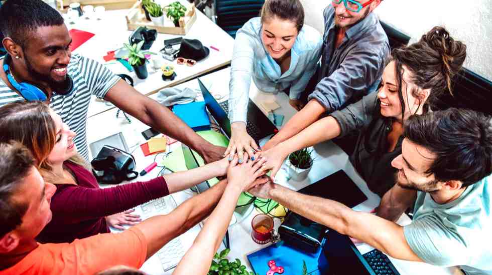 7 Ways to Engage Ex-Employees with Communi...